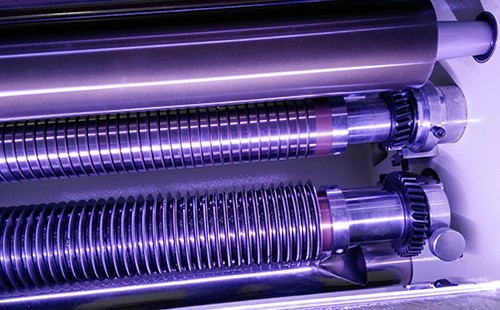 哪些原因?qū)е路智袡C(jī)跑軸情況的？